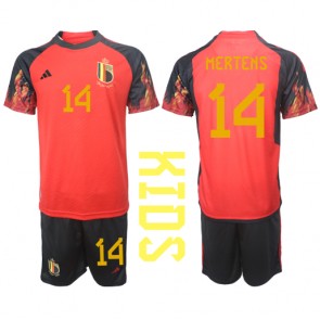 Belgien Dries Mertens #14 Replika Babytøj Hjemmebanesæt Børn VM 2022 Kortærmet (+ Korte bukser)